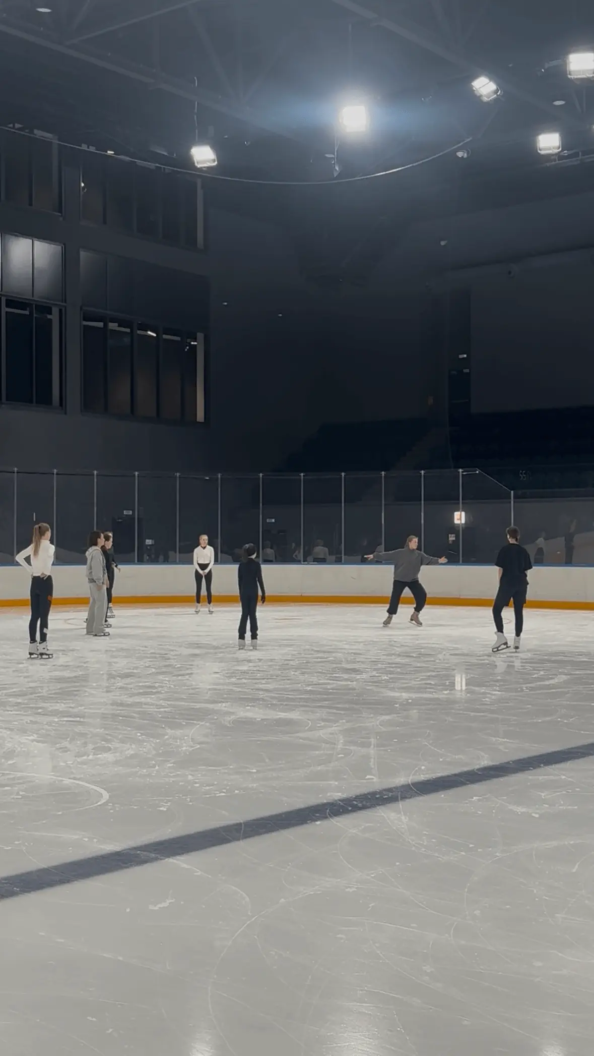 Как заняться фигурным катанием взрослому: большое руководство для начинающих